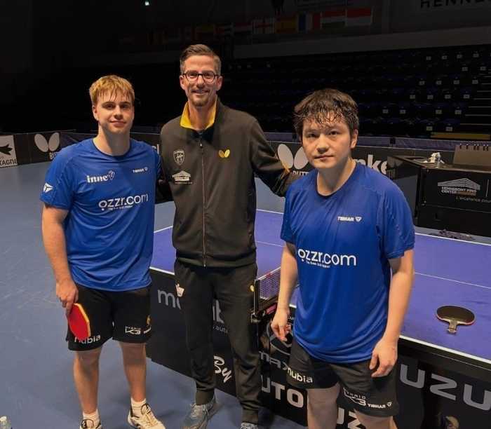 樊振东憋笑！模仿完姆巴佩又模仿C罗 萨尔布吕肯三巨头关系真好