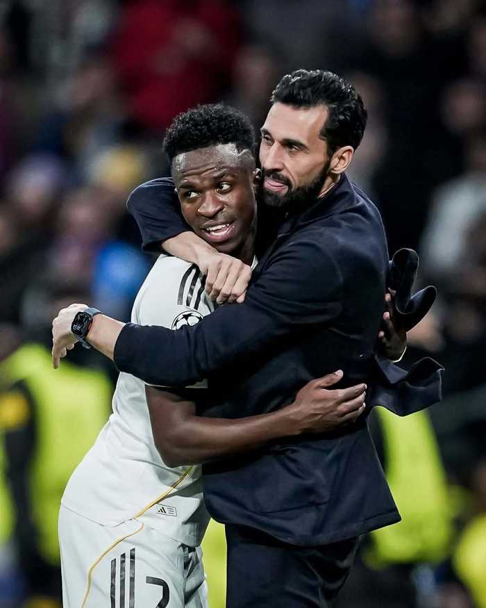 皇马6比1大胜摩纳哥，维修斯阿韦洛亚建功