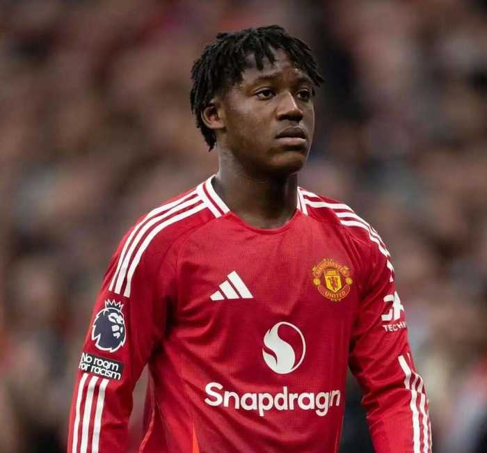 曼联小将梅努两战跑动全队第一