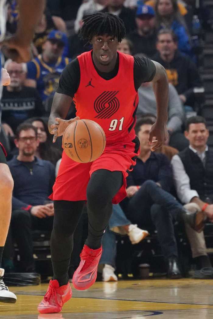 发挥不错！双向球员西迪·西索科首发9中5得15分5板2助2断