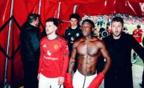 梅努首发曼联4战全胜，2比0击败热刺