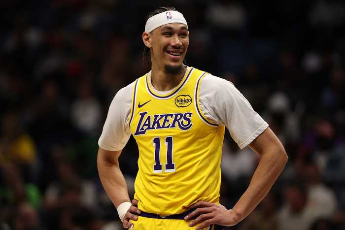 把这一件事做好！海斯半场高效吃饼 不到12分钟拿9分2板2助