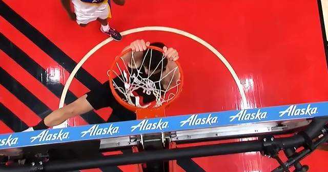 杨瀚森回NBA终有进步！4分钟得5分，防守进步，各方面有提升！