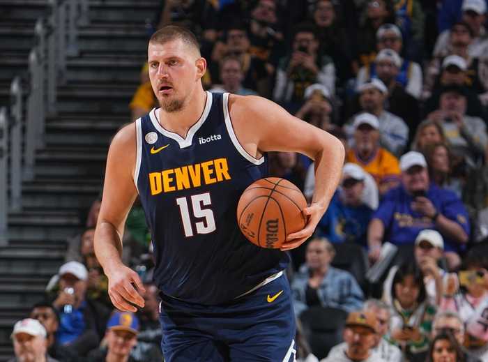 超越大梦！约基奇成为NBA历史上单场10+失误次数最多的中锋